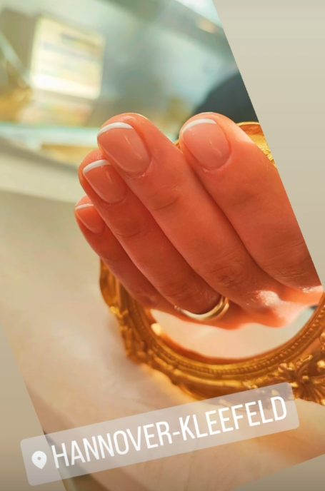 Modern French Maniküre mit Gelmodellage im NK-Studio Hannover-Kleefeld